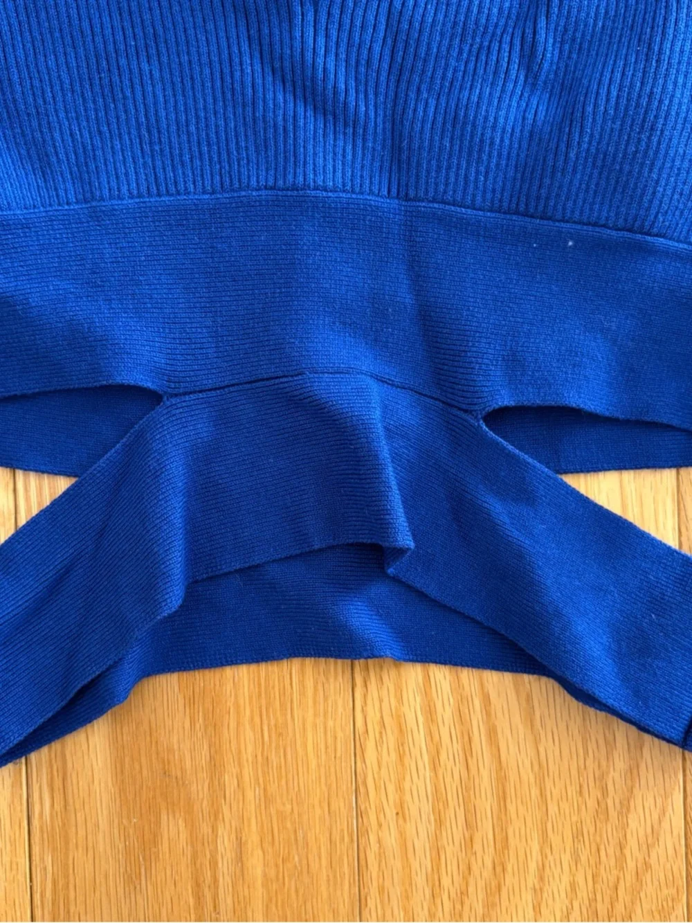 Zara Knit Women's Royal Blue cropped V-Neck Ribbed Top - Picture 3 of 3
